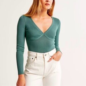 Abercrombie NWOT Ribbed V-Neck Top - Teal